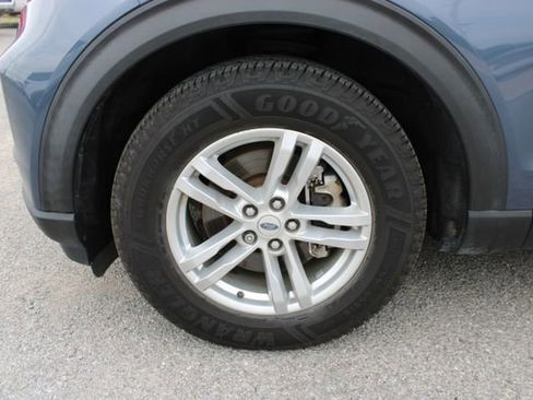 Used 2021 Ford Explorer XLT RWD image 11