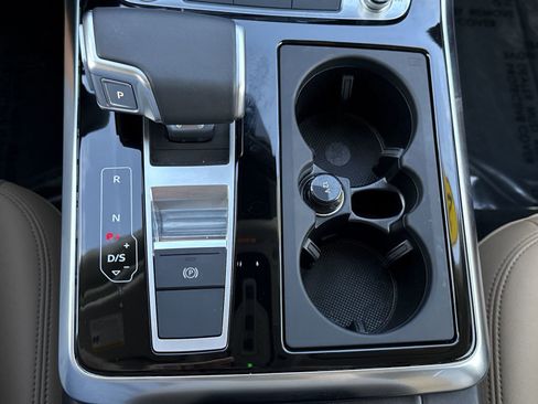 Used 2025 Audi Q7 3.0T Premium Plus image 28