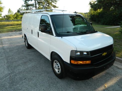 Used 2020 Chevrolet Express 2500 w/ Communications Package RWD image 3