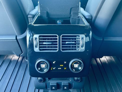 Used 2020 Land Rover Range Rover Long Wheelbase HSE image 26