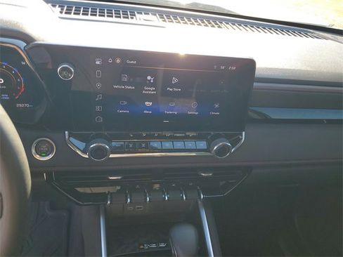 Used 2024 Chevrolet Colorado Z71 w/ Z71 Convenience Package 2 image 15