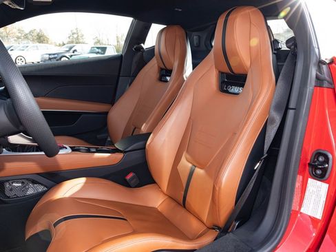 Used 2025 Lotus Emira image 4