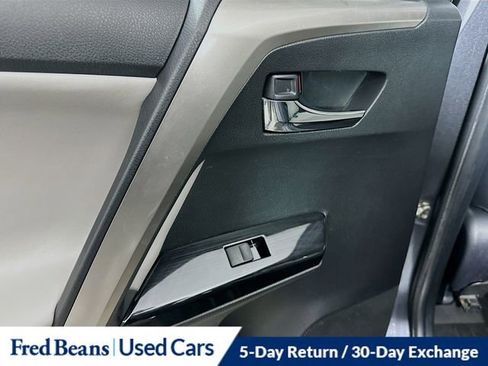 Used 2018 Toyota RAV4 Limited w/ Carpet Mat Package AWD/4WD image 27