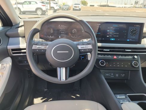 Used 2025 Hyundai Sonata SEL FWD image 18