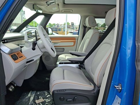 New 2025 Volkswagen ID. Buzz 1st Edition AWD/4WD image 9