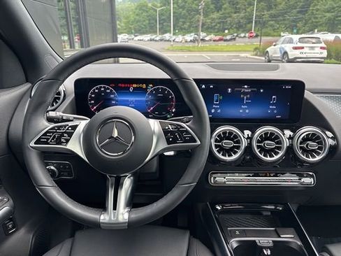 New 2025 Mercedes-Benz GLA 250 4MATIC image 41