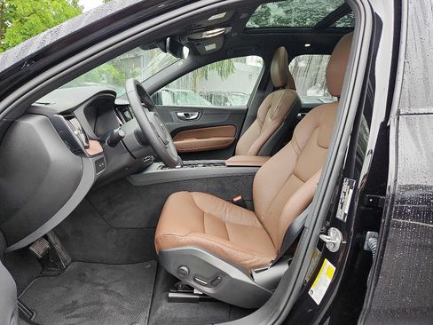 Certified 2025 Volvo XC60 T8 Plus w/ Climate Package AWD/4WD image 13
