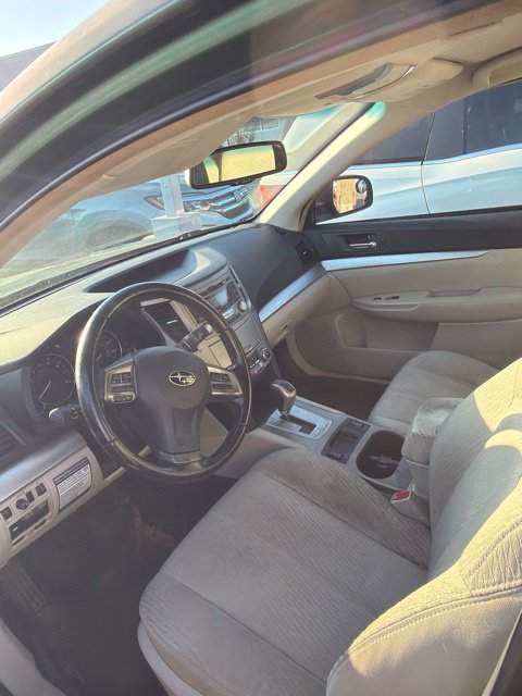 Used 2012 Subaru Outback 2.5i Premium w/ All-Weather Pkg AWD/4WD image 3