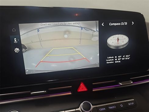 Certified 2025 Hyundai Elantra SEL image 26