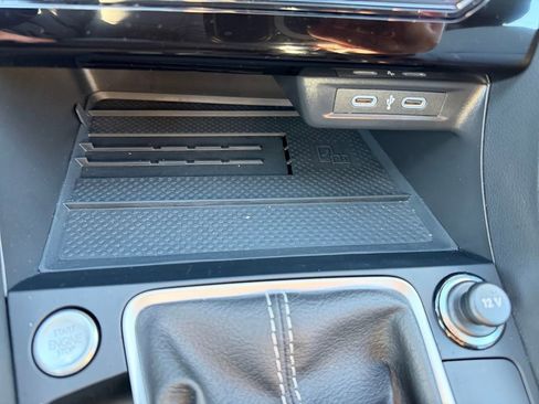 Used 2025 Volkswagen Jetta SE image 30