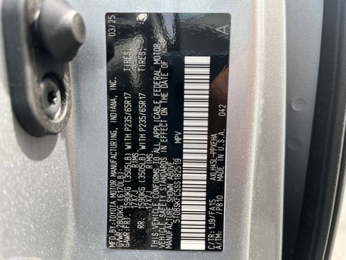Used 2025 Toyota Sienna LE w/ LE Plus Package AWD/4WD image 33