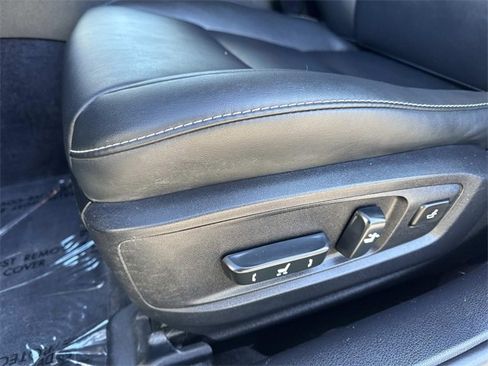 Used 2013 Lexus ES 300h image 19