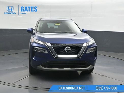 Used 2023 Nissan Rogue SV AWD/4WD image 5
