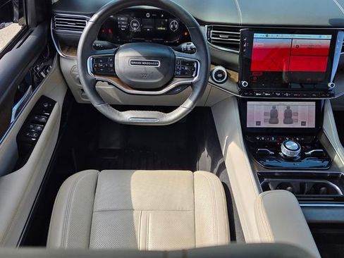 Used 2023 Jeep Grand Wagoneer 4WD w/ Flexible Seating Group image 7