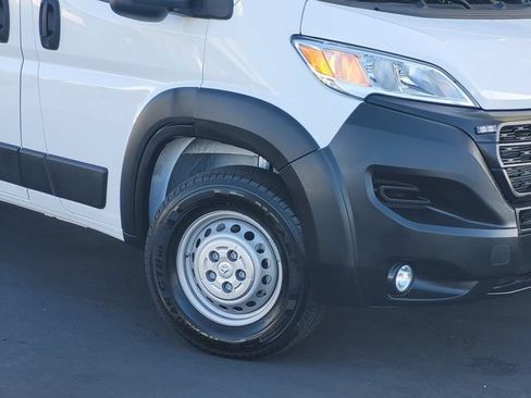 Used 2025 RAM ProMaster 2500 w/ Convenience Group FWD image 3