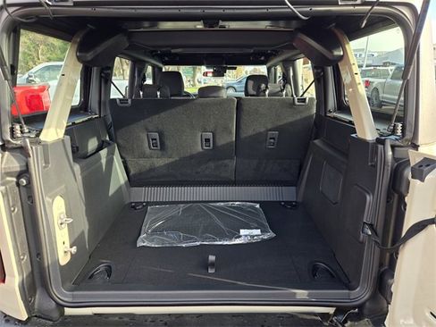 New 2025 Ford Bronco Base image 17