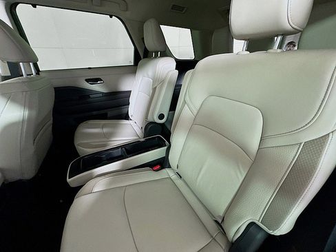 New 2025 Nissan Pathfinder SL w/ SL Premium Package image 24