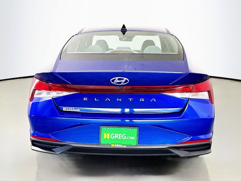 Used 2022 Hyundai Elantra SEL FWD image 8