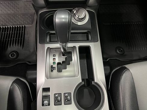 Used 2018 Toyota 4Runner SR5 Premium image 16