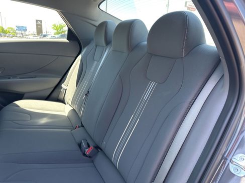 Used 2023 Hyundai Elantra Blue FWD image 16