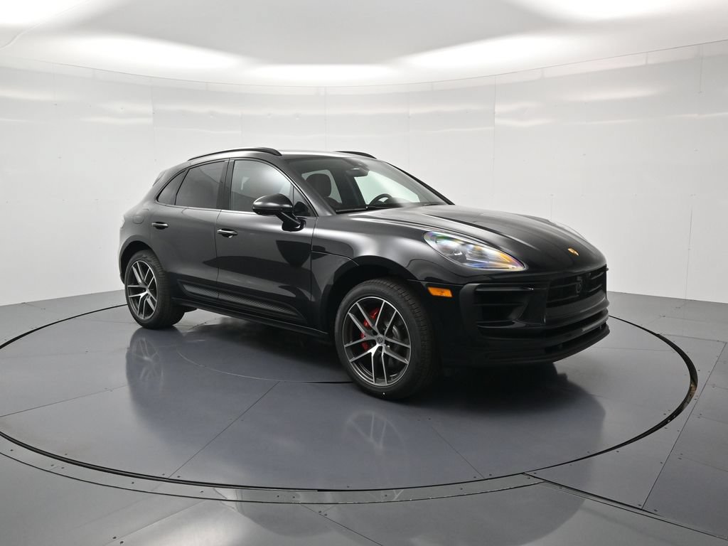 Certified 2026 Porsche Macan S AWD/4WD image 32