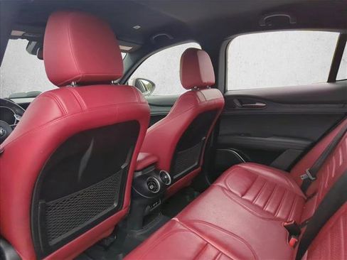 Used 2022 Alfa Romeo Stelvio Sprint image 14