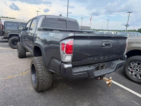 Used 2021 Toyota Tacoma TRD Off-Road AWD/4WD image 5