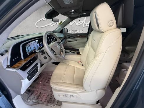 Used 2021 Cadillac Escalade Premium Luxury Platinum RWD image 19