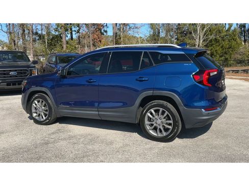 Certified 2022 GMC Terrain SLT image 6