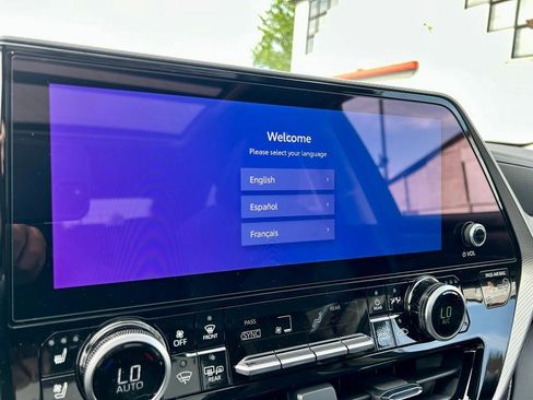 New 2026 Toyota Highlander Platinum AWD/4WD image 25
