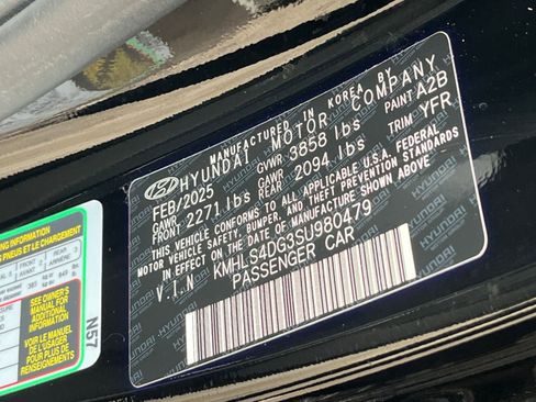 Used 2025 Hyundai Elantra SEL image 27