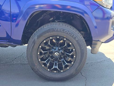 Used 2023 Toyota Tacoma TRD Sport w/ Technology Package AWD/4WD image 9