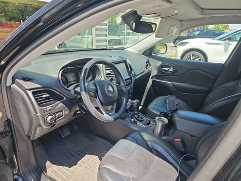 Used 2019 Jeep Cherokee Limited w/ Luxury Group AWD/4WD image 9