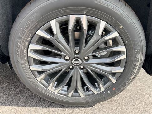 New 2026 Nissan Rogue Platinum w/ Platinum Premium Package AWD/4WD image 13