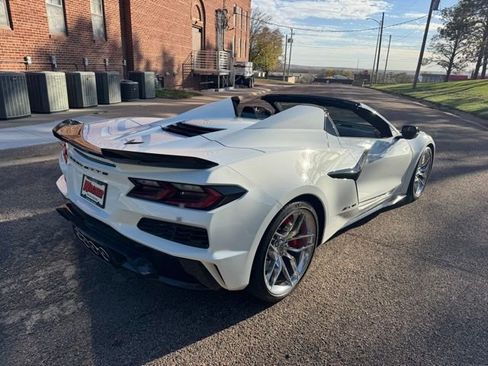 Used 2025 Chevrolet Corvette Z06 image 3