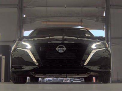 Used 2025 Nissan Altima 2.5 SL FWD image 3