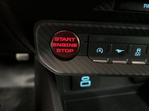 Used 2025 Ford Mustang GT Premium RWD image 17