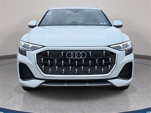 Used 2025 Audi Q8 Premium Plus w/ Premium Plus Package image 3