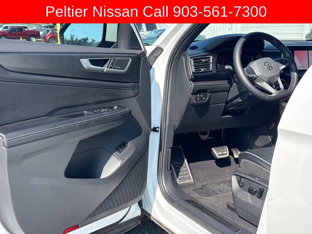 Used 2024 Volkswagen Atlas Cross Sport SEL Premium R-Line AWD/4WD image 17