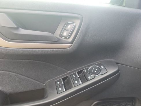 Used 2022 Ford Escape SE w/ SE Sport Appearance Package FWD image 11
