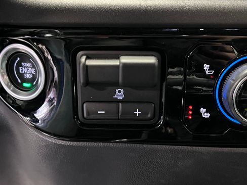 Used 2022 Chevrolet Silverado 1500 LT Trail Boss image 32