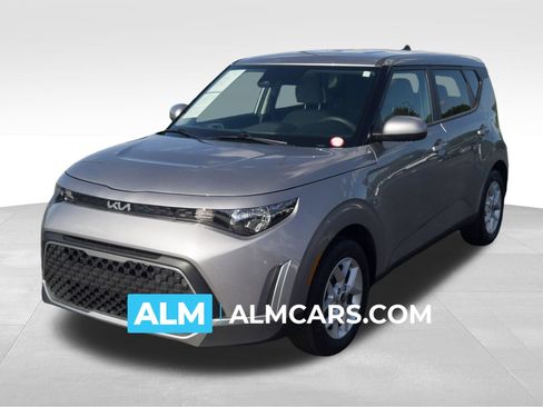 Used 2025 Kia Soul LX w/ LX Technology Package FWD image 1
