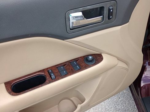 Used 2011 Ford Fusion SEL w/ 302A Rapid Spec Order Code FWD image 12