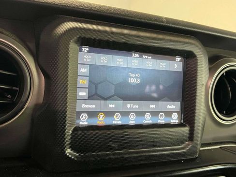 Used 2022 Jeep Gladiator Sport AWD/4WD image 26