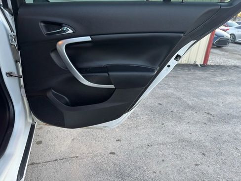 Used 2017 Buick Regal Sport Touring image 9