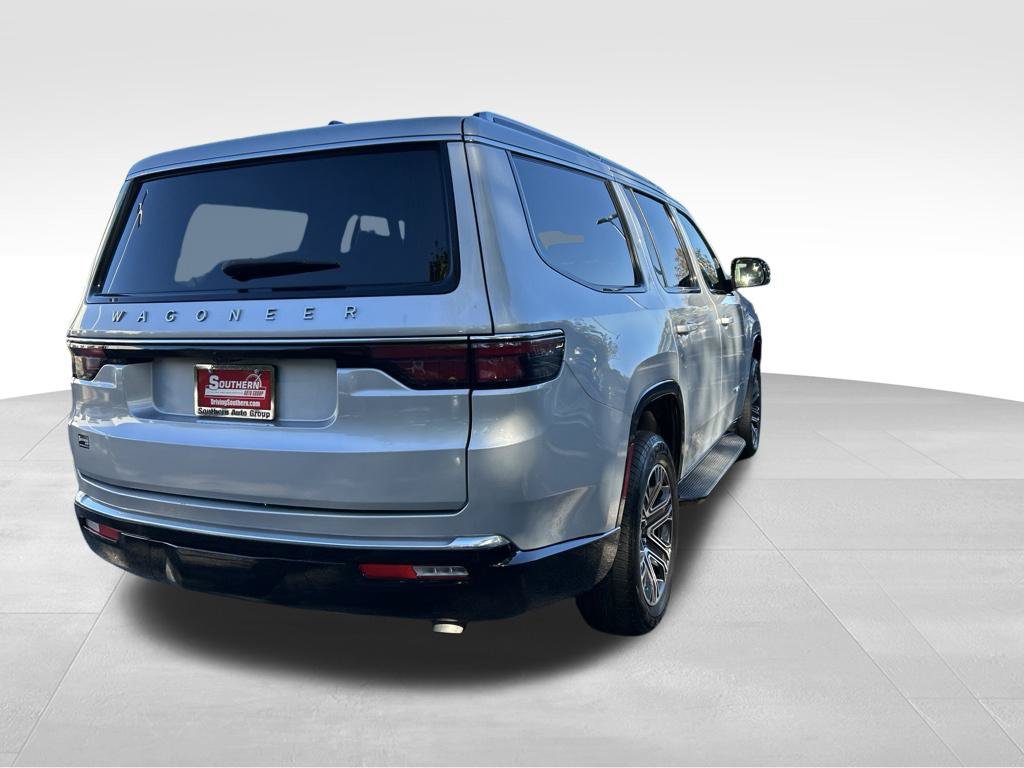 Used 2025 Jeep Wagoneer Series II w/ 8-Passenger Seating Package AWD/4WD image 5