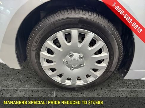 Used 2020 Toyota Corolla LE image 24