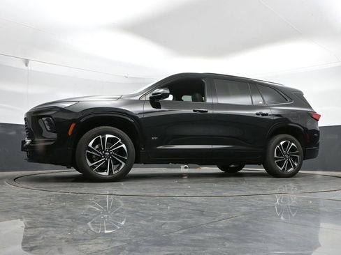 Used 2025 Buick Enclave Sport Touring AWD/4WD image 46