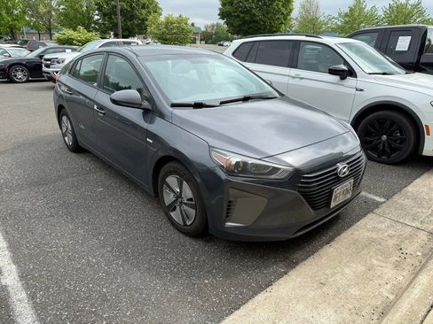 Used 2017 Hyundai Ioniq Blue FWD image 3