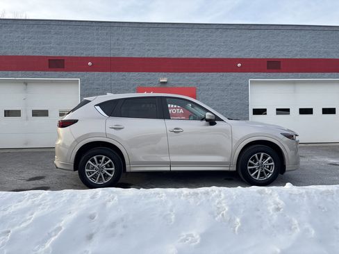 Used 2025 MAZDA CX-5 AWD 2.5 S w/ Preferred Package image 2